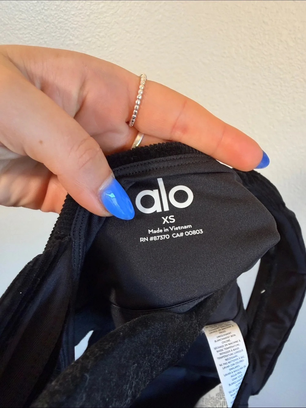 ALO Yoga Micro Corduroy Winter Break Bra in Black - XS